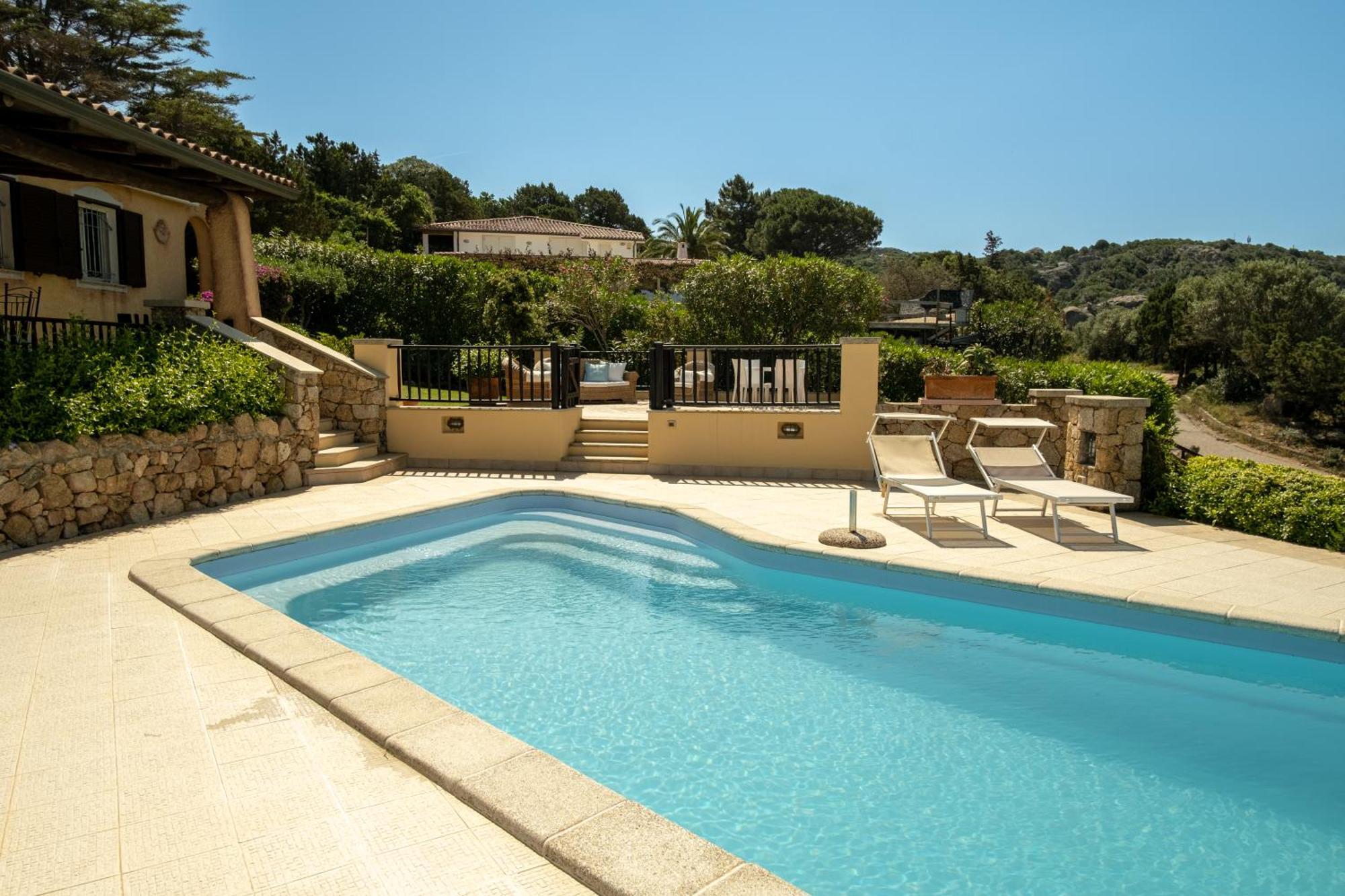 Villa Baja Sardinia Con Piscina E Vista المظهر الخارجي الصورة