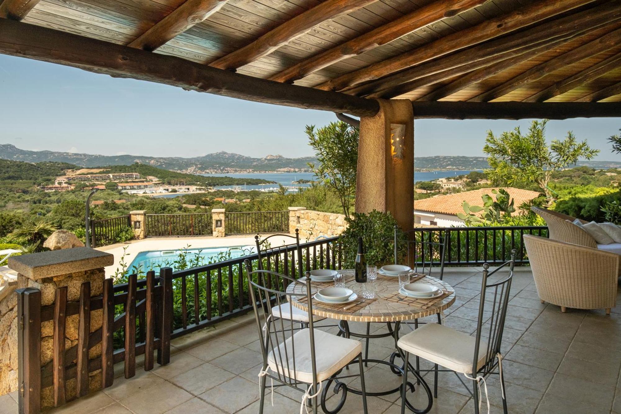 Villa Baja Sardinia Con Piscina E Vista المظهر الخارجي الصورة