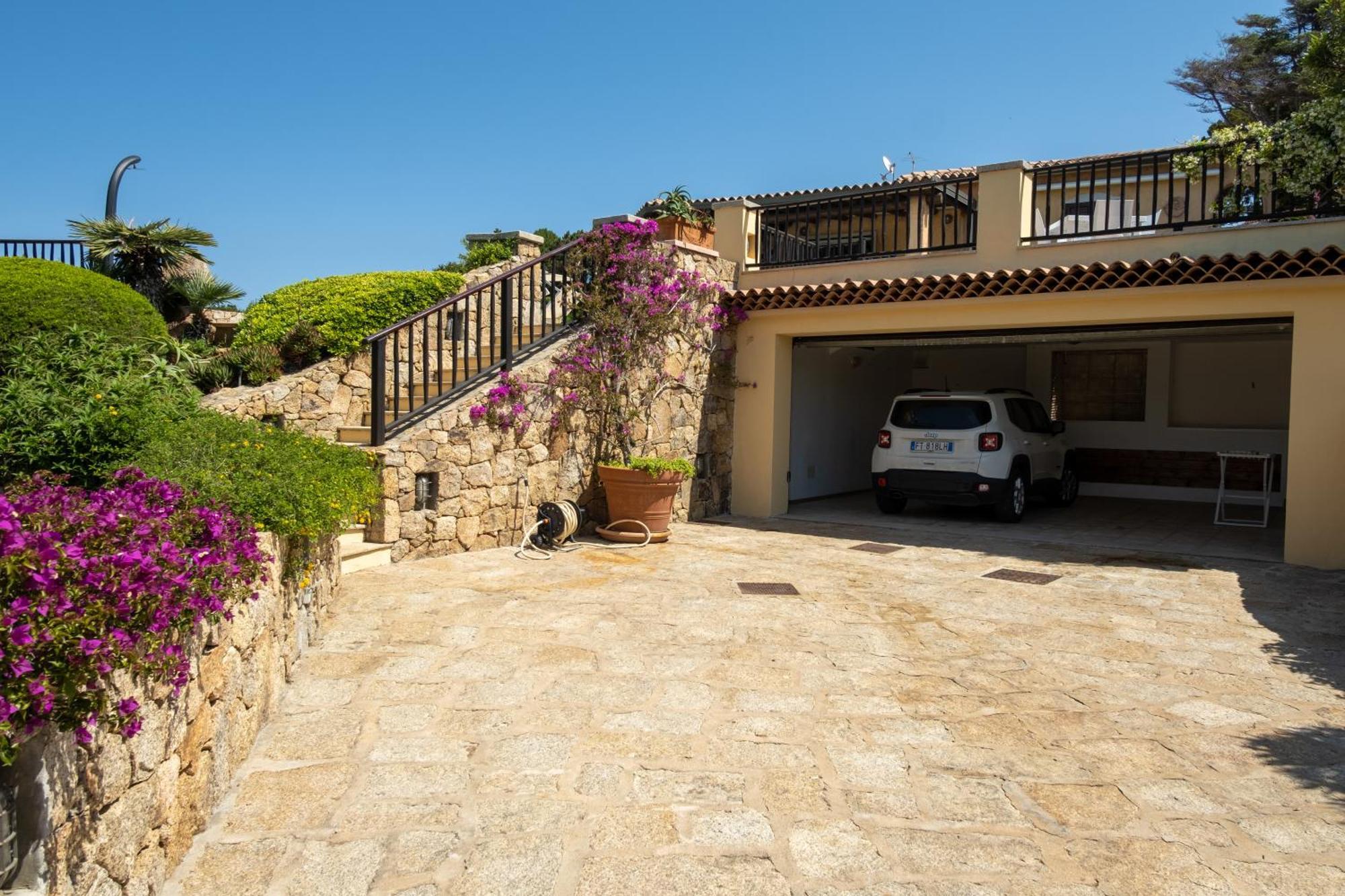 Villa Baja Sardinia Con Piscina E Vista المظهر الخارجي الصورة